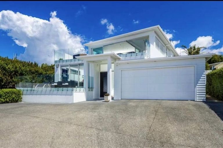 Photo of property in 72 Churchill Road, Murrays Bay, Auckland, 0630