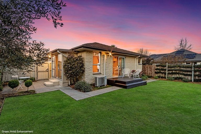 Photo of property in 2/72 Winters Road, Redwood, Christchurch, 8051