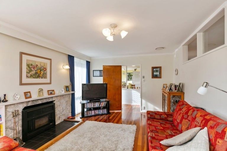 Photo of property in 5 Silverbirch Grove, Churton Park, Wellington, 6037