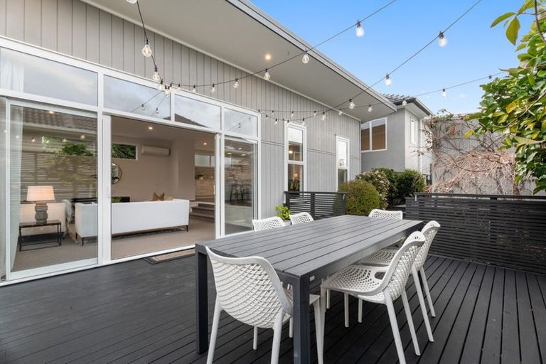 Photo of property in 72 Kiwitea Street, Sandringham, Auckland, 1041