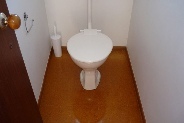 Photo of property in 22 Tindalls Bay Road, Tindalls Beach, Whangaparaoa, 0930