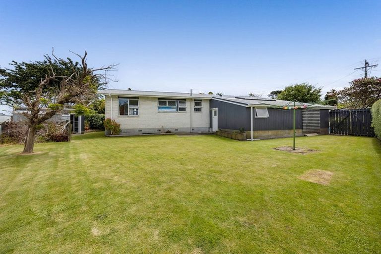 Photo of property in 5 Climie Crescent, Hawera, 4610