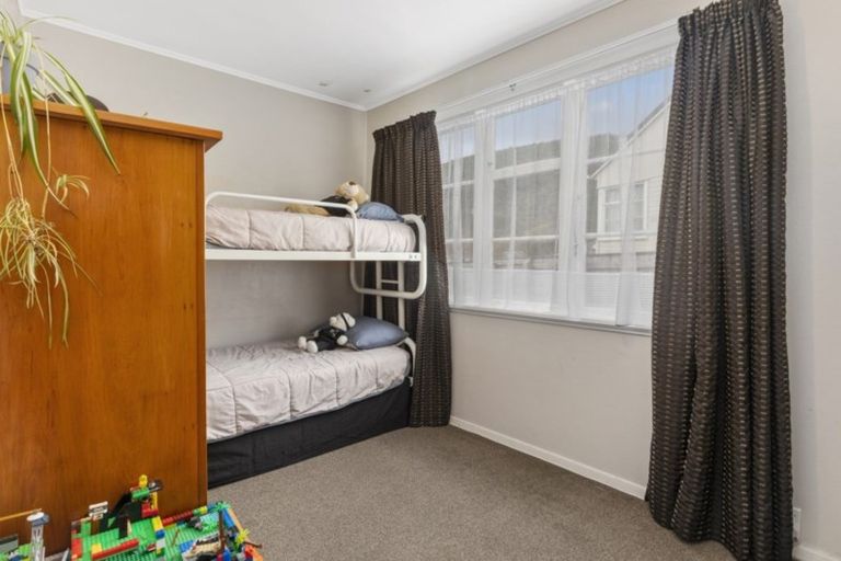 Photo of property in 76 Wilkie Crescent, Naenae, Lower Hutt, 5011