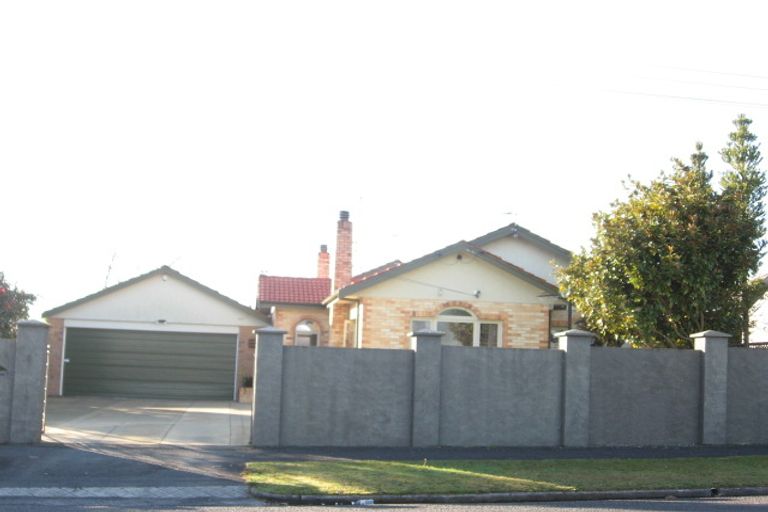 Photo of property in 8 Knighton Road, Hillcrest, Hamilton, 3216