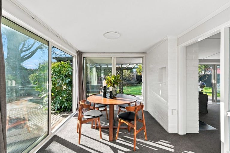 Photo of property in 102 Paparoa Street, Papanui, Christchurch, 8053