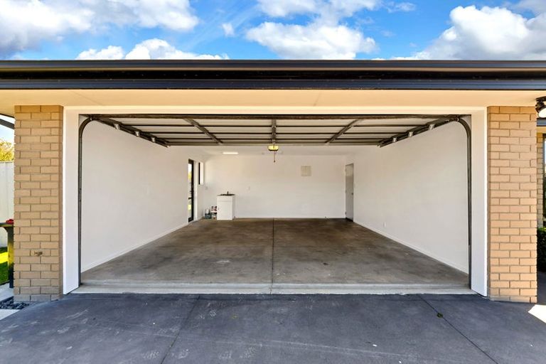 Photo of property in 20 Larne Place, Belfast, Christchurch, 8051