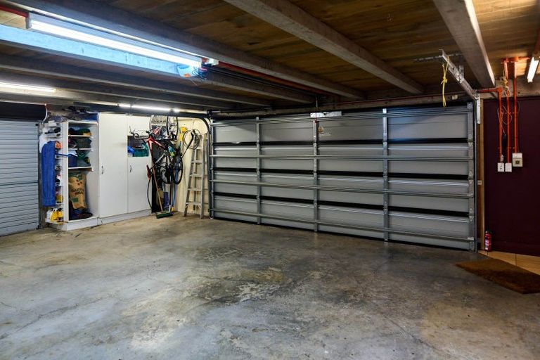 Photo of property in 76 The Crescent, Roseneath, Wellington, 6011