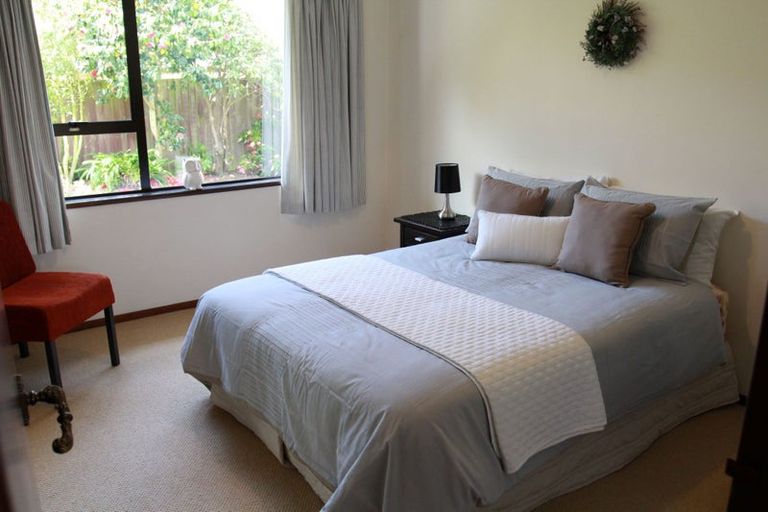 Photo of property in 28 Tyndale Place, Ilam, Christchurch, 8041