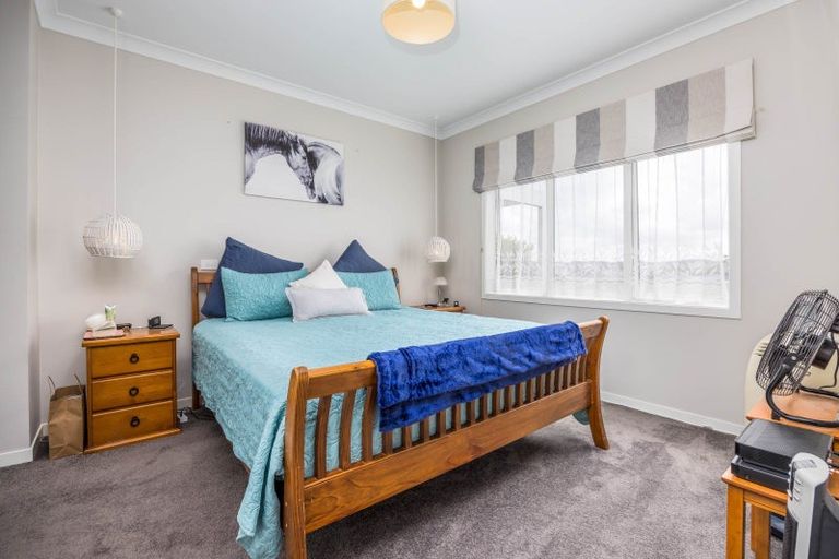 Photo of property in 76 Madison Terrace, Silverdale, 0932