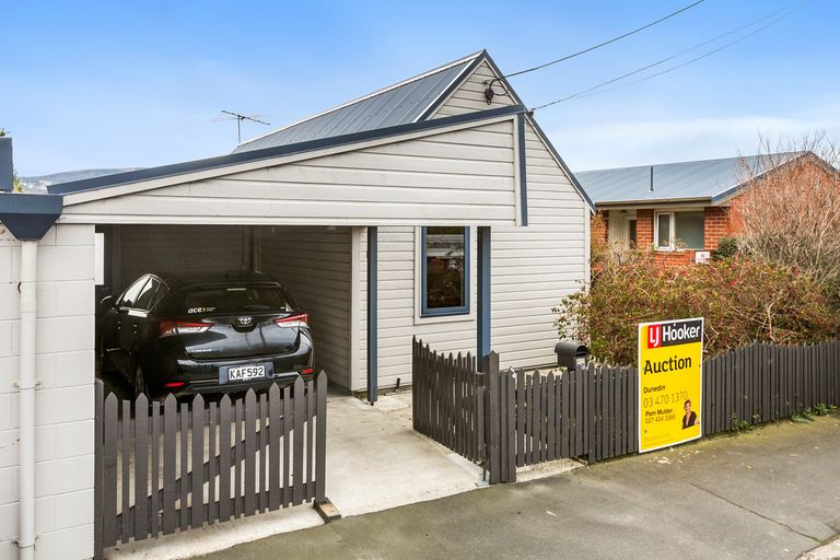 Photo of property in 82 Bay View Road, South Dunedin, Dunedin, 9012