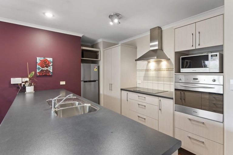 Photo of property in 9 Scarlet Lane, Redwood, Christchurch, 8051