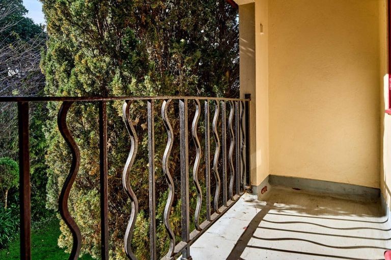 Photo of property in 3 Waiteata Road, Kelburn, Wellington, 6012