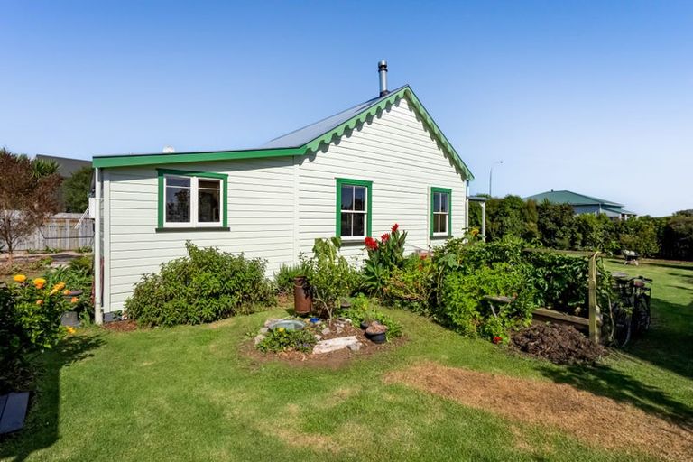 Photo of property in 1 Mahuru Lane, Okato, 4335