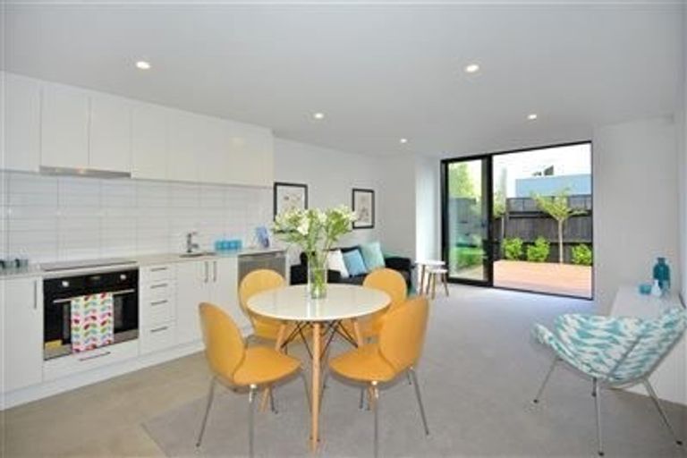 Photo of property in 7/90 Edgeware Road, St Albans, Christchurch, 8014