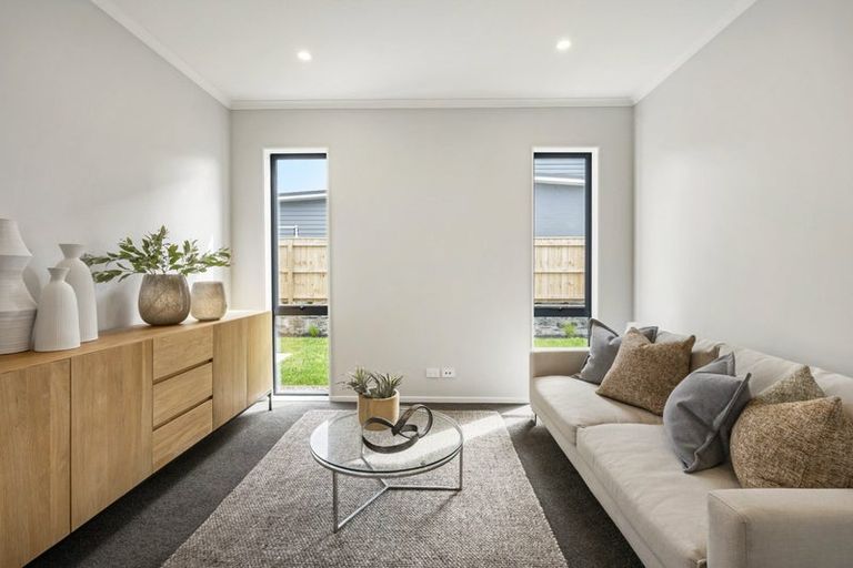 Photo of property in 7 Owen Chapman Drive, Red Beach, 0932