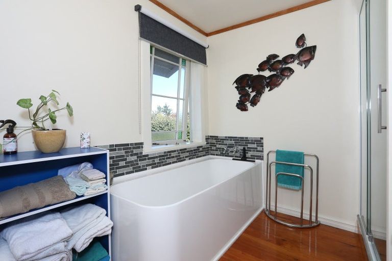 Photo of property in 6 Edwards Street, Kimbolton, Feilding, 4777