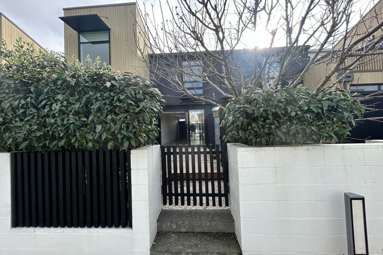 Photo of property in 17 Isitt Road, Hobsonville, Auckland, 0616