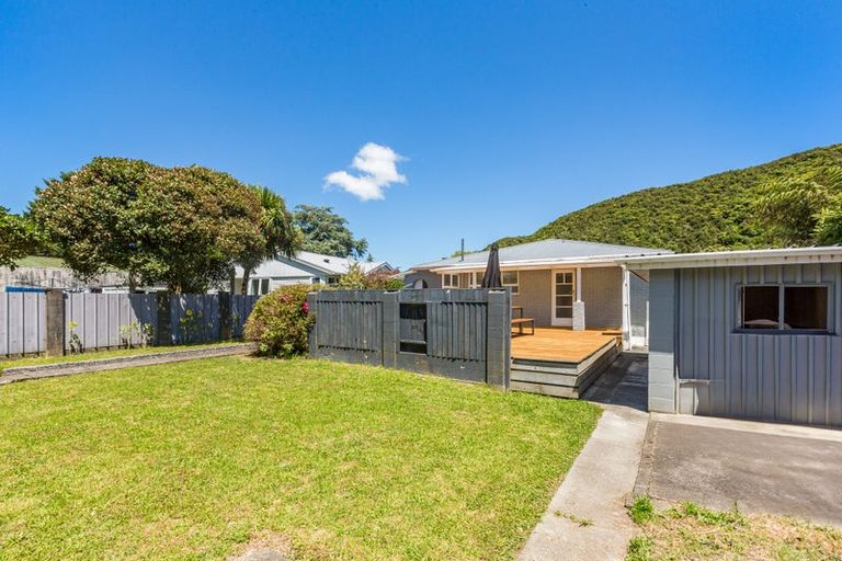 Photo of property in 20 Parenga Street, Wainuiomata, Lower Hutt, 5014
