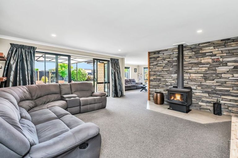 Photo of property in 13 Cressy Place, Darfield, 7510