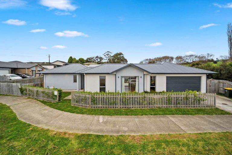 Photo of property in 1 Creswell Lane, Papakura, 2110