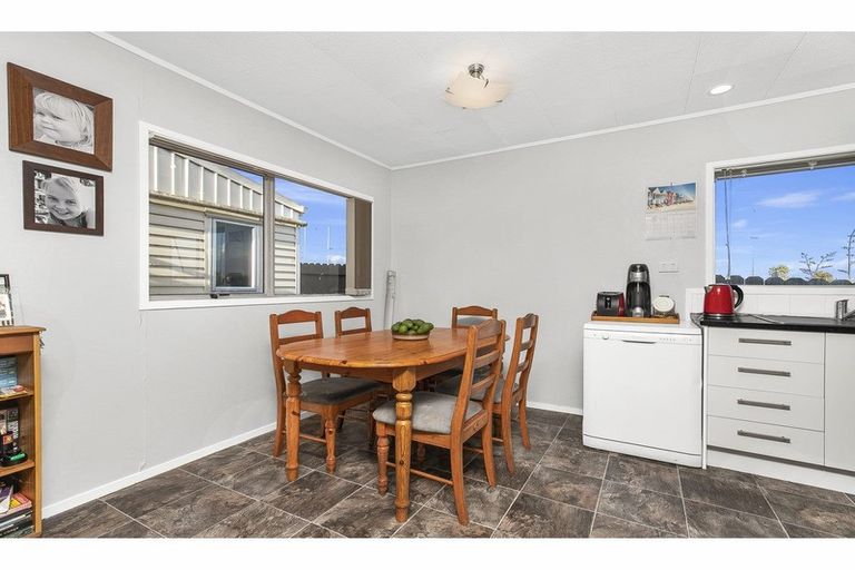 Photo of property in 34b Secretariat Place, Randwick Park, Auckland, 2105