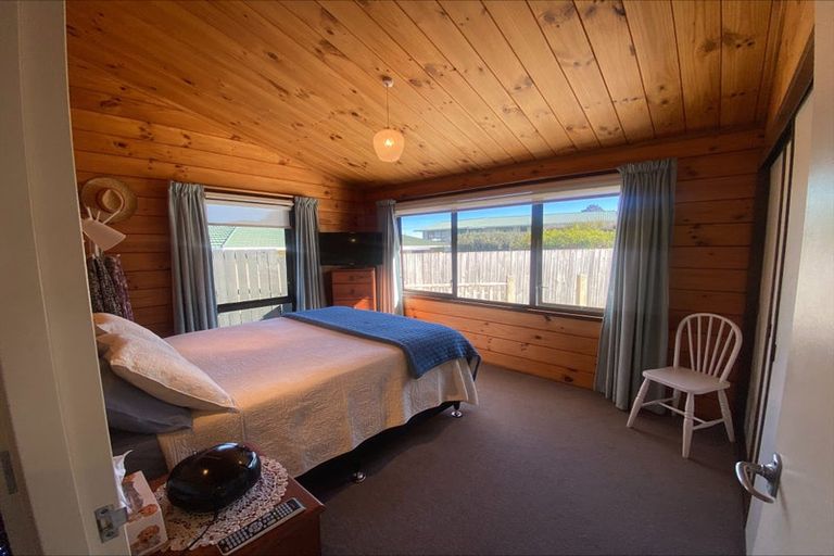 Photo of property in 8 Tiverton Crescent, Whalers Gate, New Plymouth, 4310