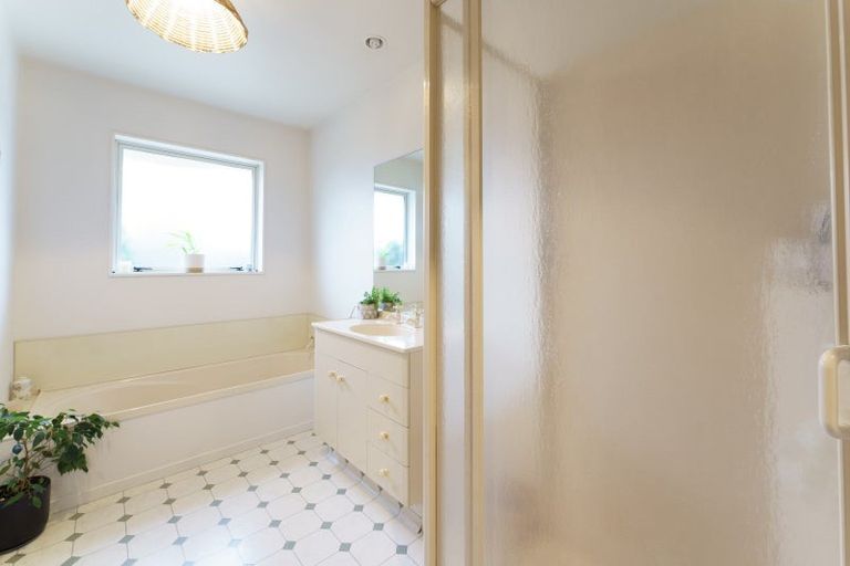 Photo of property in 20a Selwyn Street, Somerfield, Christchurch, 8024