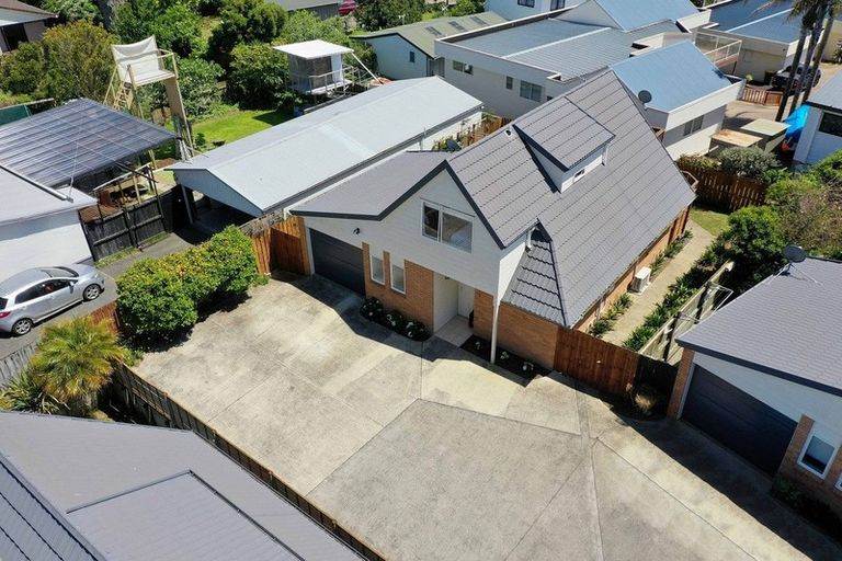 Photo of property in 3b Stevenson Road, Clarks Beach, 2122