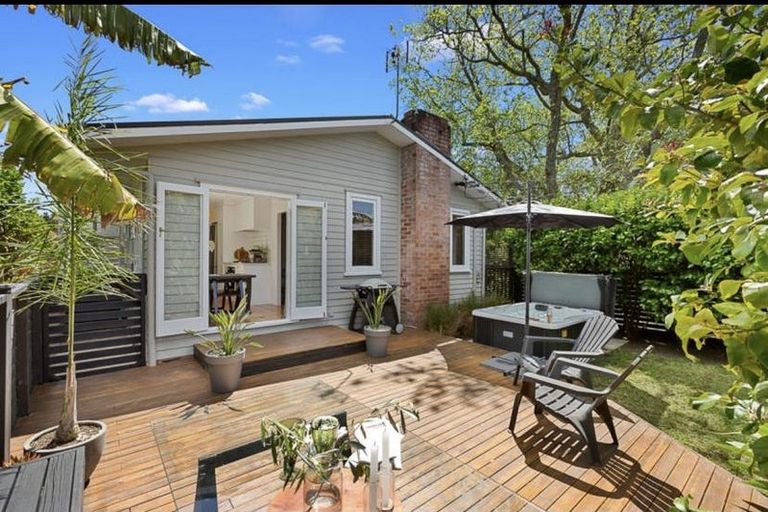 Photo of property in 1/67 Matipo Road, Te Atatu Peninsula, Auckland, 0610