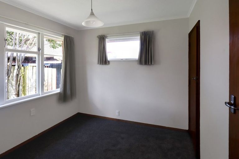 Photo of property in 1 Field Street, Silverstream, Upper Hutt, 5019