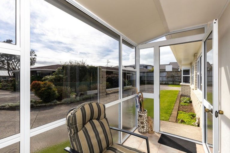 Photo of property in 2/17 Whiteley Street, Moturoa, New Plymouth, 4310