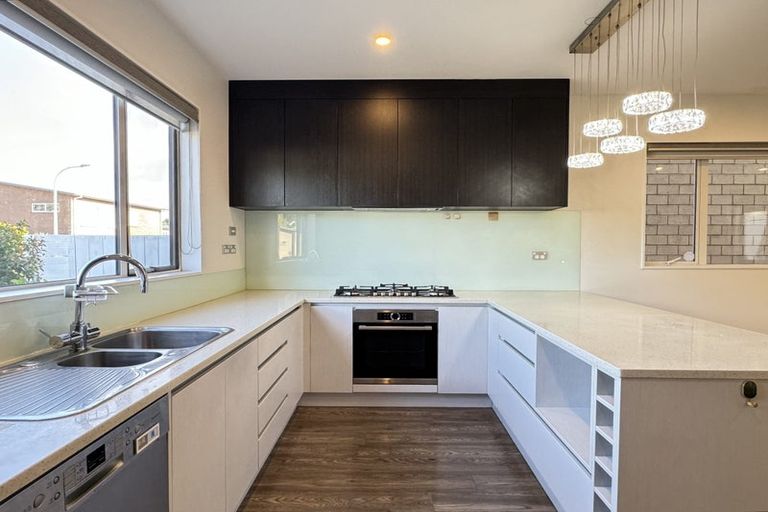 Photo of property in 22 Sunshine Boulevard, Sunnyvale, Auckland, 0612