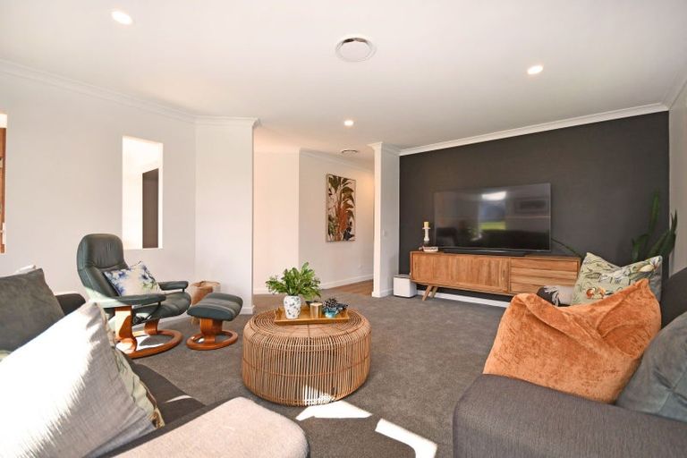 Photo of property in 19 Montgomery Crescent, Kinloch, Taupo, 3377