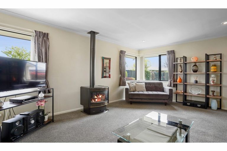 Photo of property in 29a De Havilland Street, Hornby, Christchurch, 8042