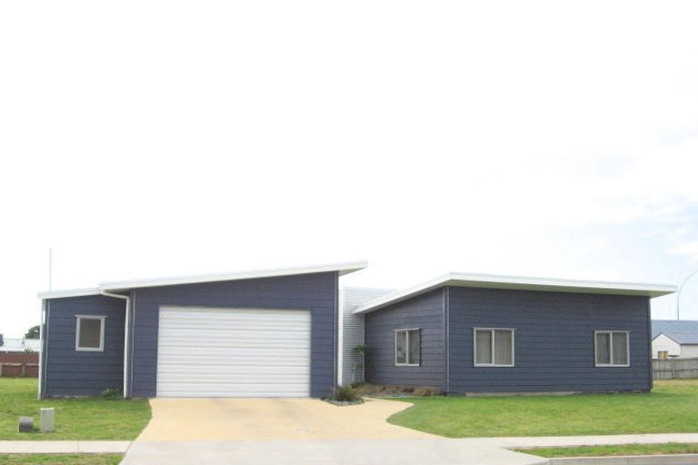 Photo of property in 15 Pacific Place, Whitianga, 3510