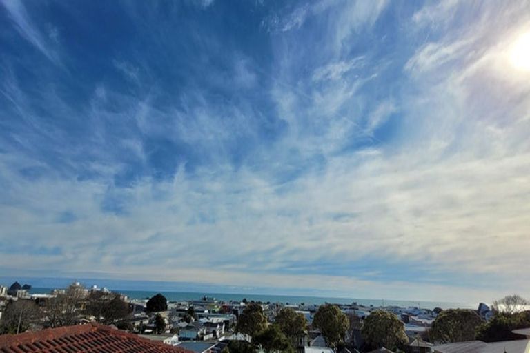Photo of property in 85c Eliot Street, New Plymouth, 4310