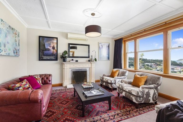 Photo of property in 43 Tio Tio Road, Miramar, Wellington, 6022