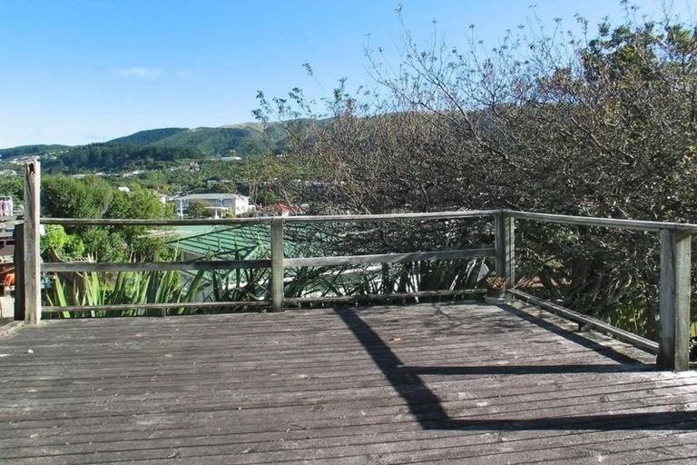 Photo of property in 10 Roberts Street, Tawa, Wellington, 5028