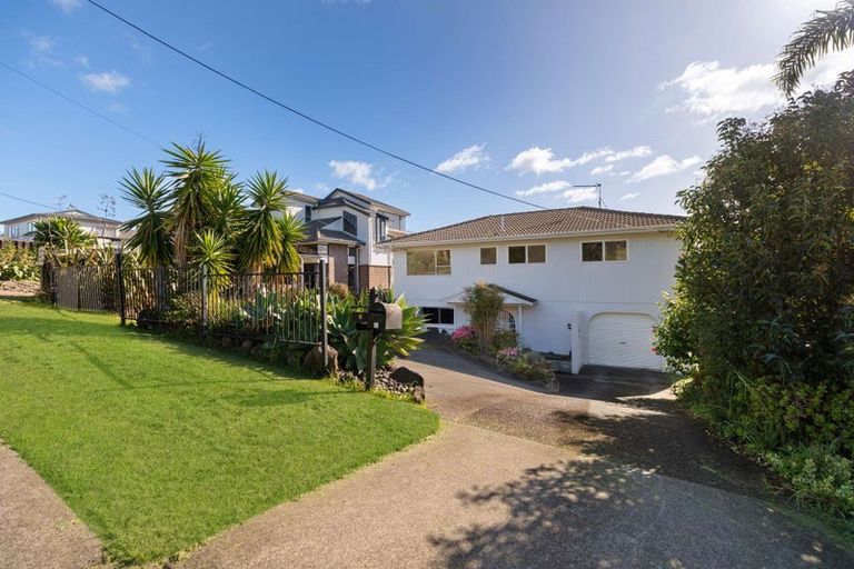 Photo of property in 8 De Luen Avenue, Tindalls Beach, Whangaparaoa, 0930