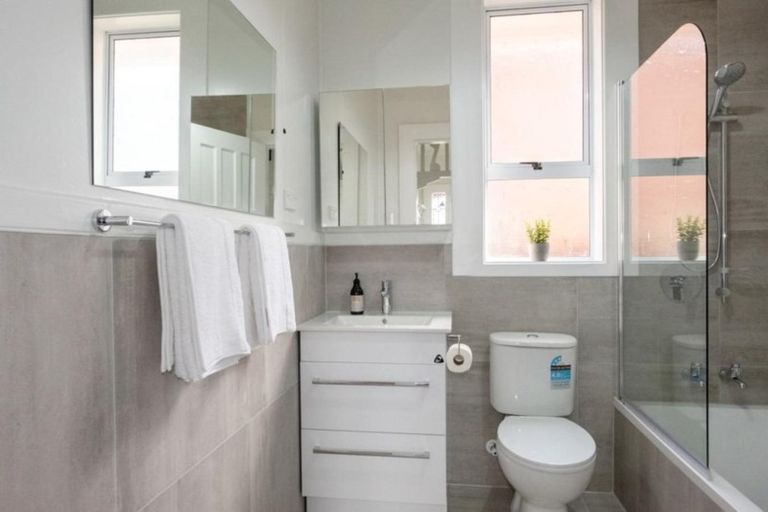 Photo of property in 15 Wills Street, Balaclava, Dunedin, 9011