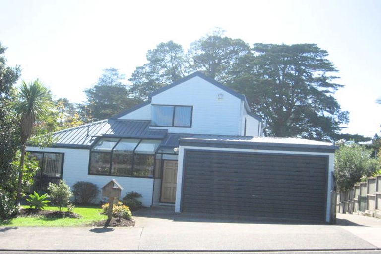 Photo of property in 2/28 Lochend Place, Highland Park, Auckland, 2010