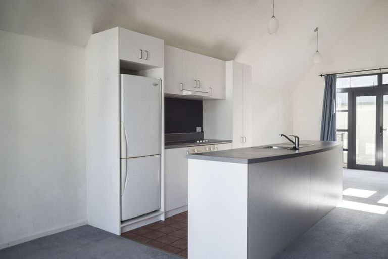 Photo of property in Pirie Street Townhouses, 18/35 Pirie Street, Mount Victoria, Wellington, 6011