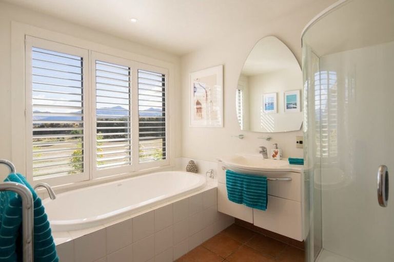 Photo of property in 5 Scenic Drive, Drift Bay, Queenstown, 9371