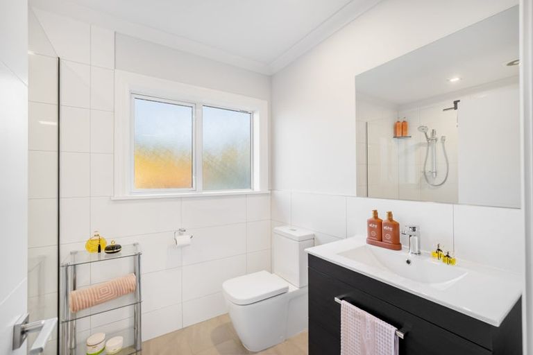 Photo of property in 6 Rushden Rise, Westmorland, Christchurch, 8025