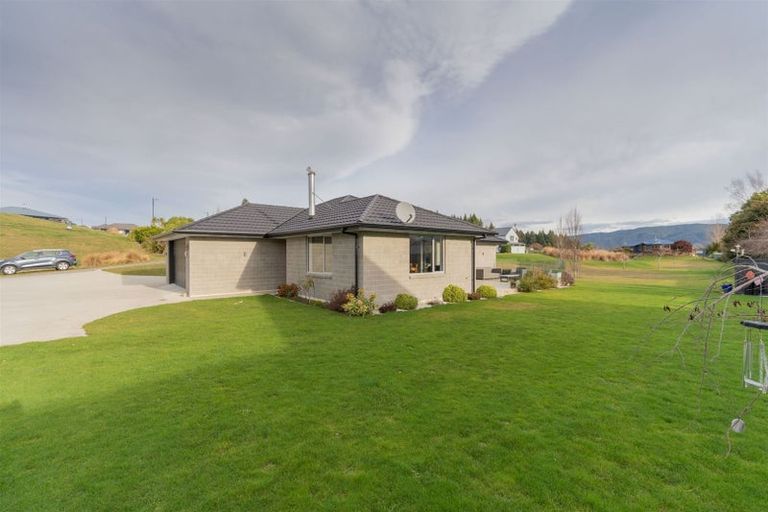 Photo of property in 25 Tawera Place, Te Anau, 9679