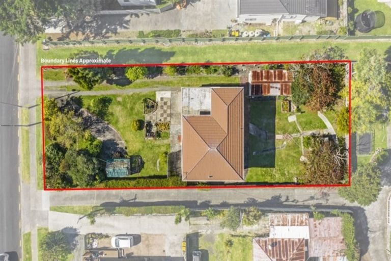 Photo of property in 40 Godley Road, Green Bay, Auckland, 0604