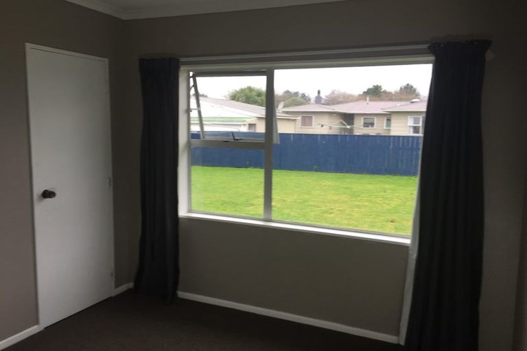 Photo of property in 16 Heather Street, Levin, 5510