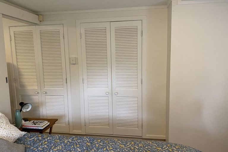 Photo of property in 22 James Evans Drive, Northcote, Auckland, 0627