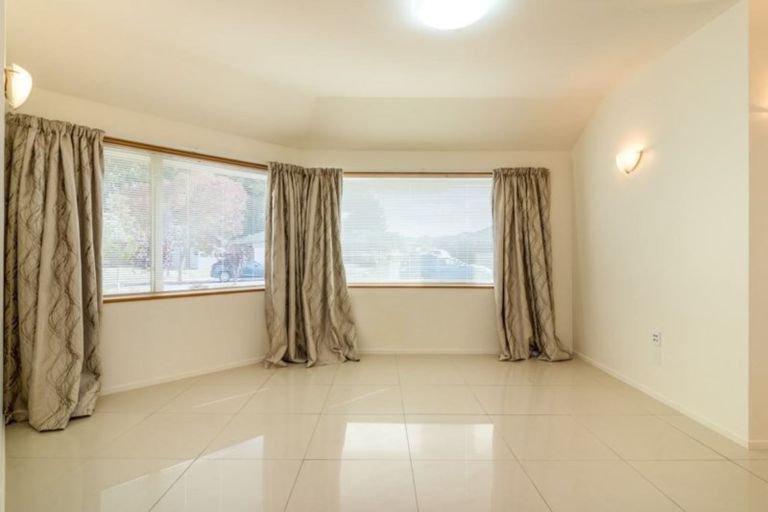 Photo of property in 20 Amoka Crescent, Parklands, Christchurch, 8083