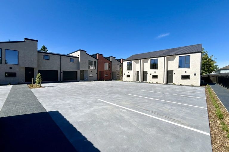 Photo of property in 8/90 Holly Road, St Albans, Christchurch, 8014